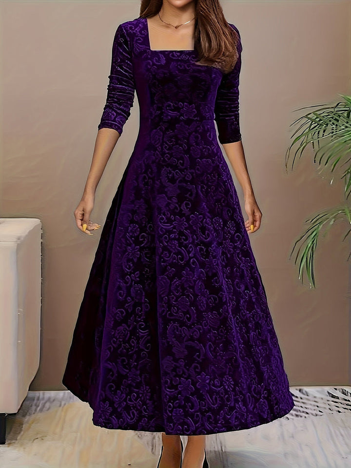 Otsuru - Elegantes SamtKleid Mit Langen Ärmeln