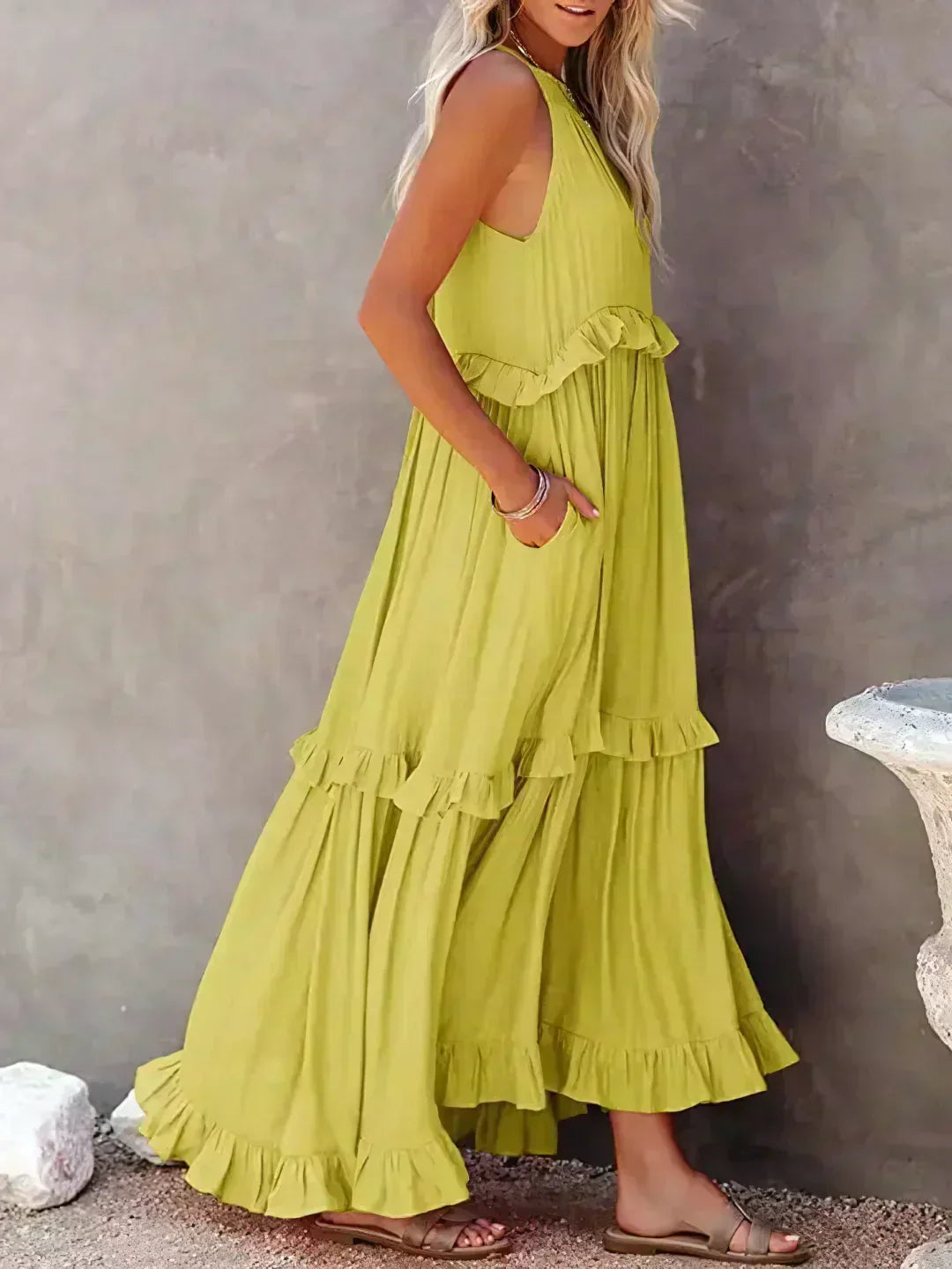Hayley – Elegantes ärmelloses Kleid Mit Rüschen