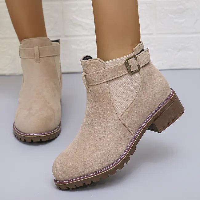 Fakina – Stiefeletten Mit Zierschnalle