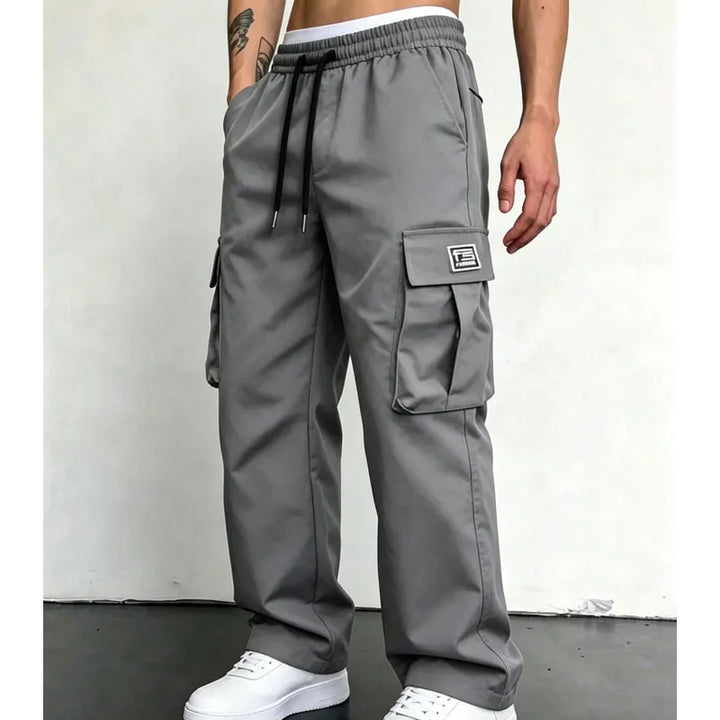 Nesham – Cargohose mit Kordelzug in der Taille und Taschen