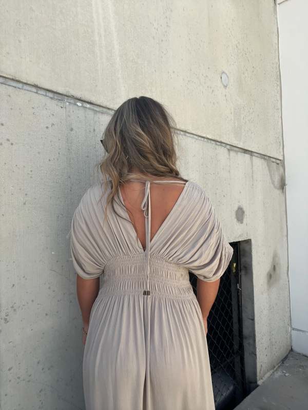 Neisya – Maxikleid V-Ausschnitt und Schlitz