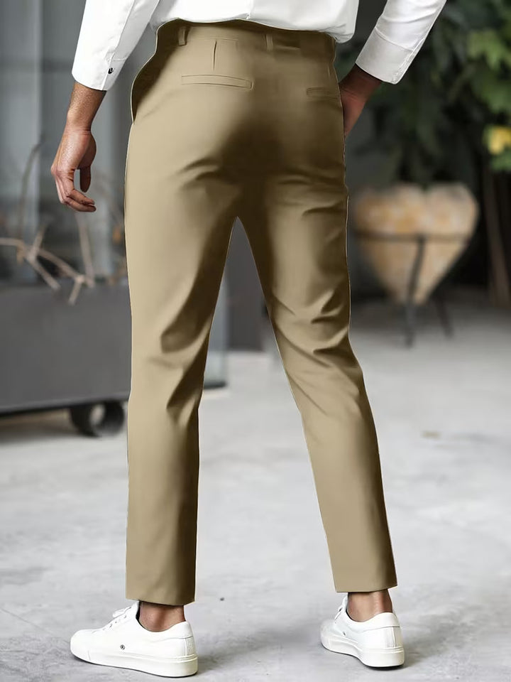 Krsto – High-End-Hosen MIT Hohem Bund