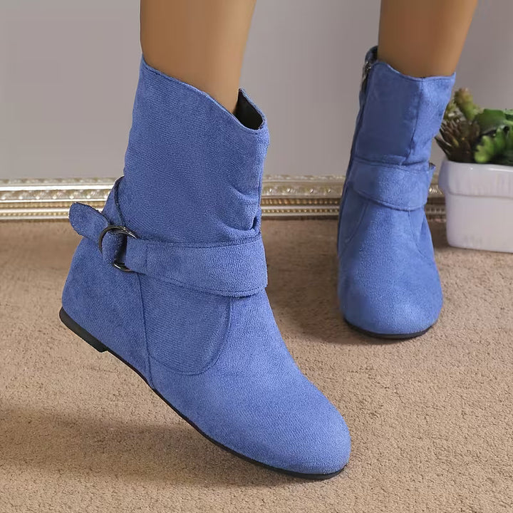 Belynda – Lockere Stiefeletten mit Keilabsatz und Schnallenriemen