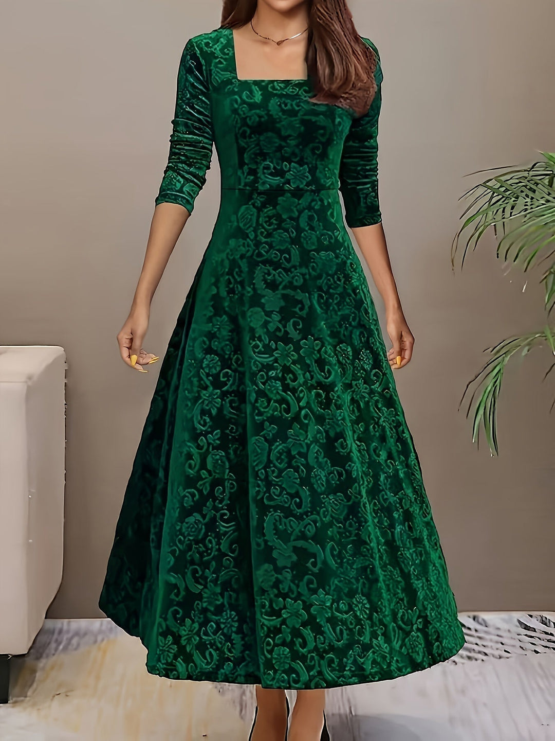 Otsuru - Elegantes SamtKleid Mit Langen Ärmeln