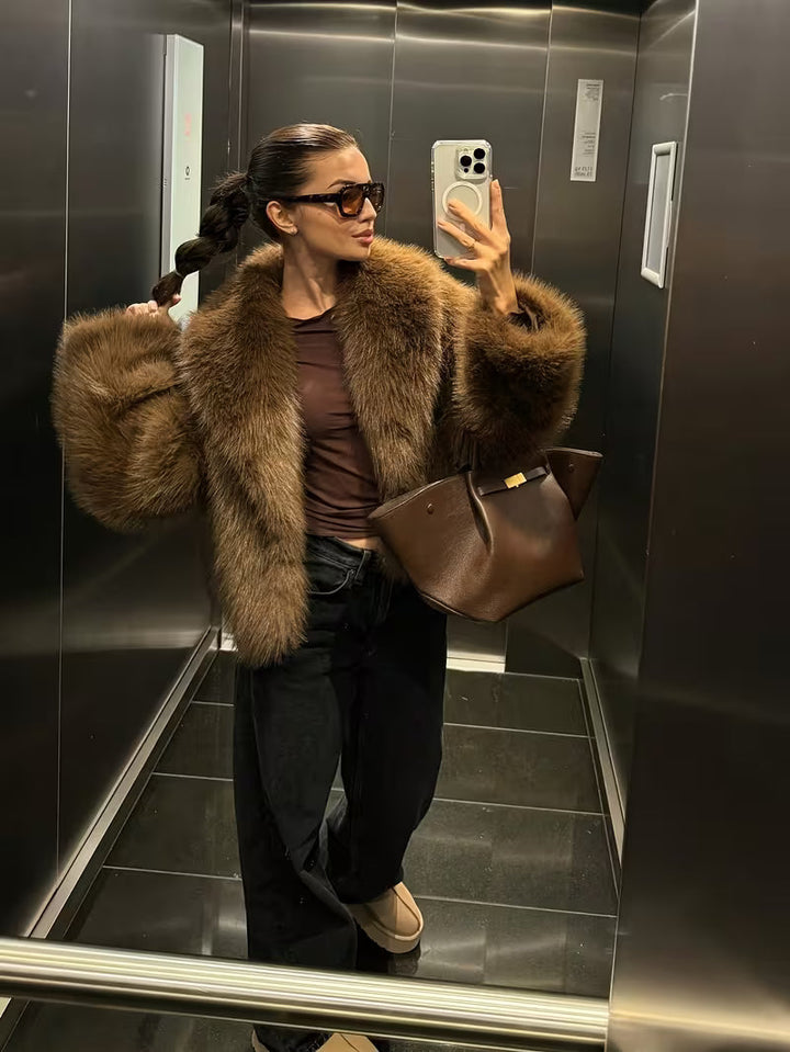 Jorida – Oversized-jacke Aus Kunstfell Mit Gekürztem Revers