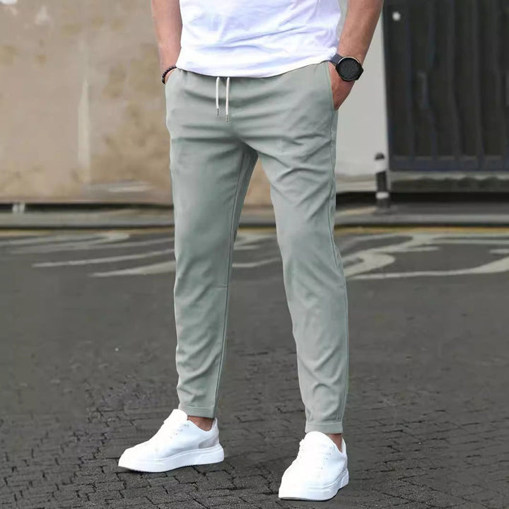 Bekzat - Hose Mit Geradem Bein