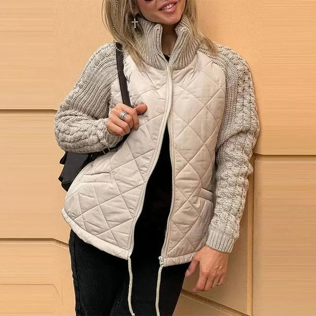 Karoliina - Gestrickte Patchwork Daunen Jacke