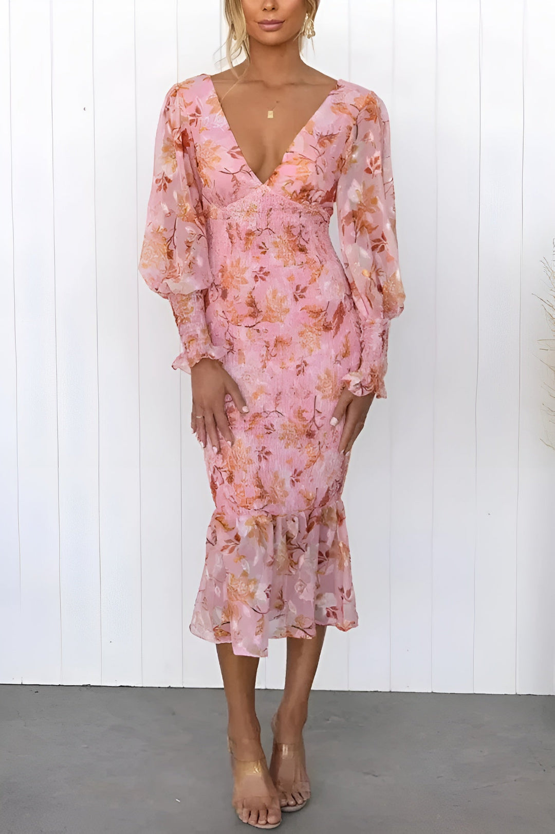 Nayra – Elegantes Kleid Mit V-Ausschnitt Und Blumenmuster