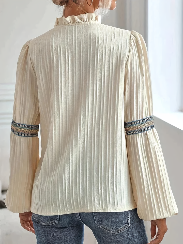 Vinca – Elegante Spitzen Bluse