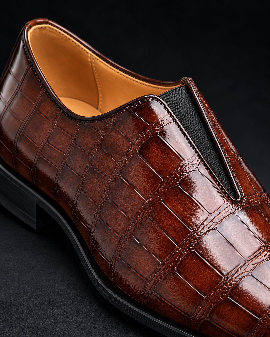 Amphon – Loafer mit Krokodilprägung und Slip-On-Passform