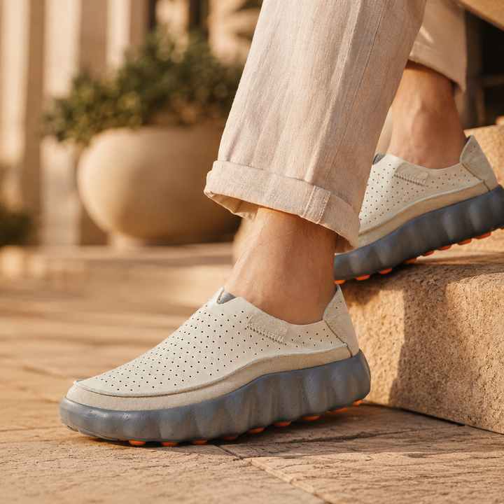 Sameth – Perforierte Hausschuh Mit Flexibler Sohle