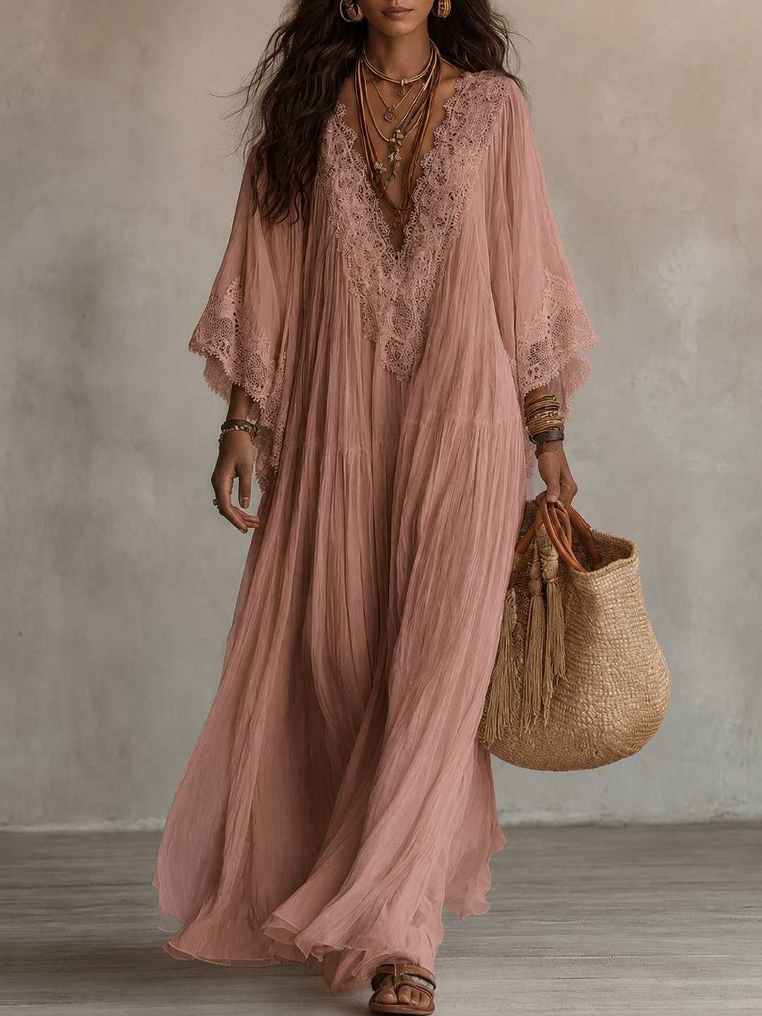 Ainura - Langes Kleid Aus Elfenbeinfarbenem Chiffon Und Spitze