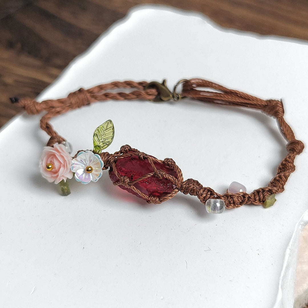 Yohana – Elegantes Armband mit Blumenmagie
