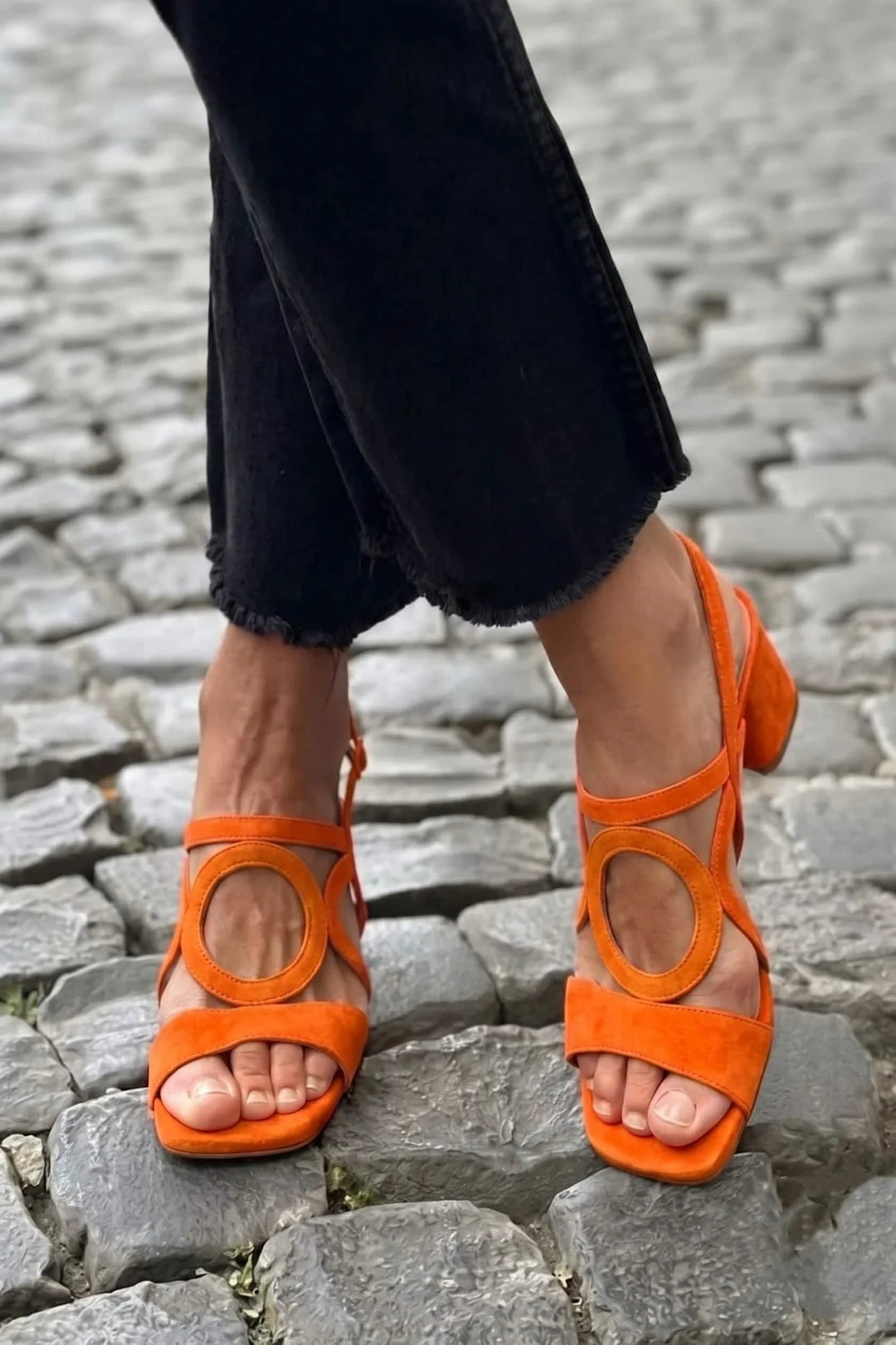 Gurng – Sandalen Mit Eckiger Zehenpartie und Abgerundetem Schnitt