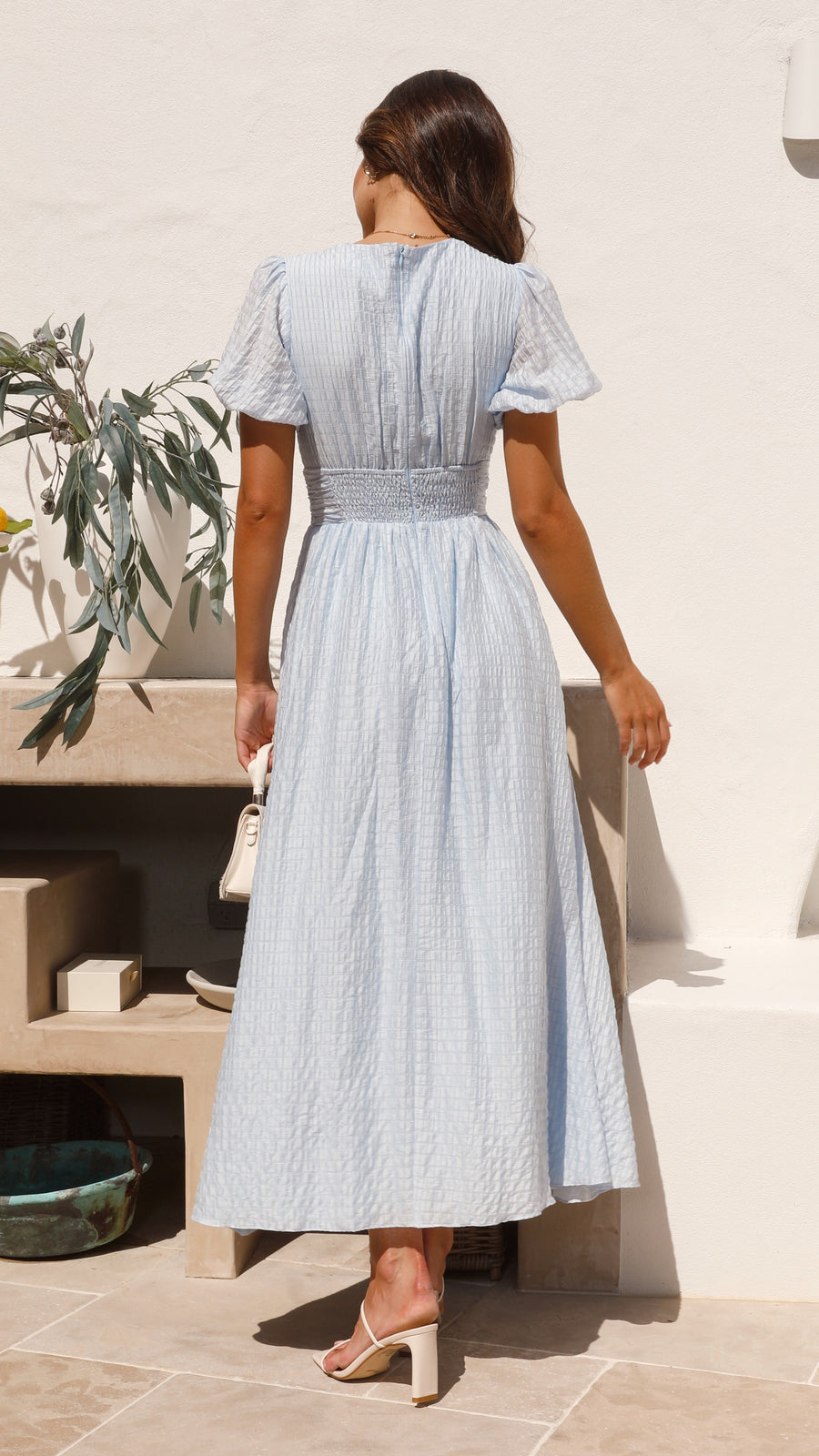 Sneja – Elegantes Knopf Kleid Mit Puffärmeln