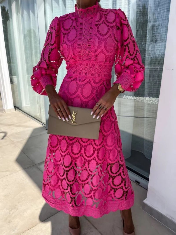 Larena – Modisches Midi-Spitzen Kleid