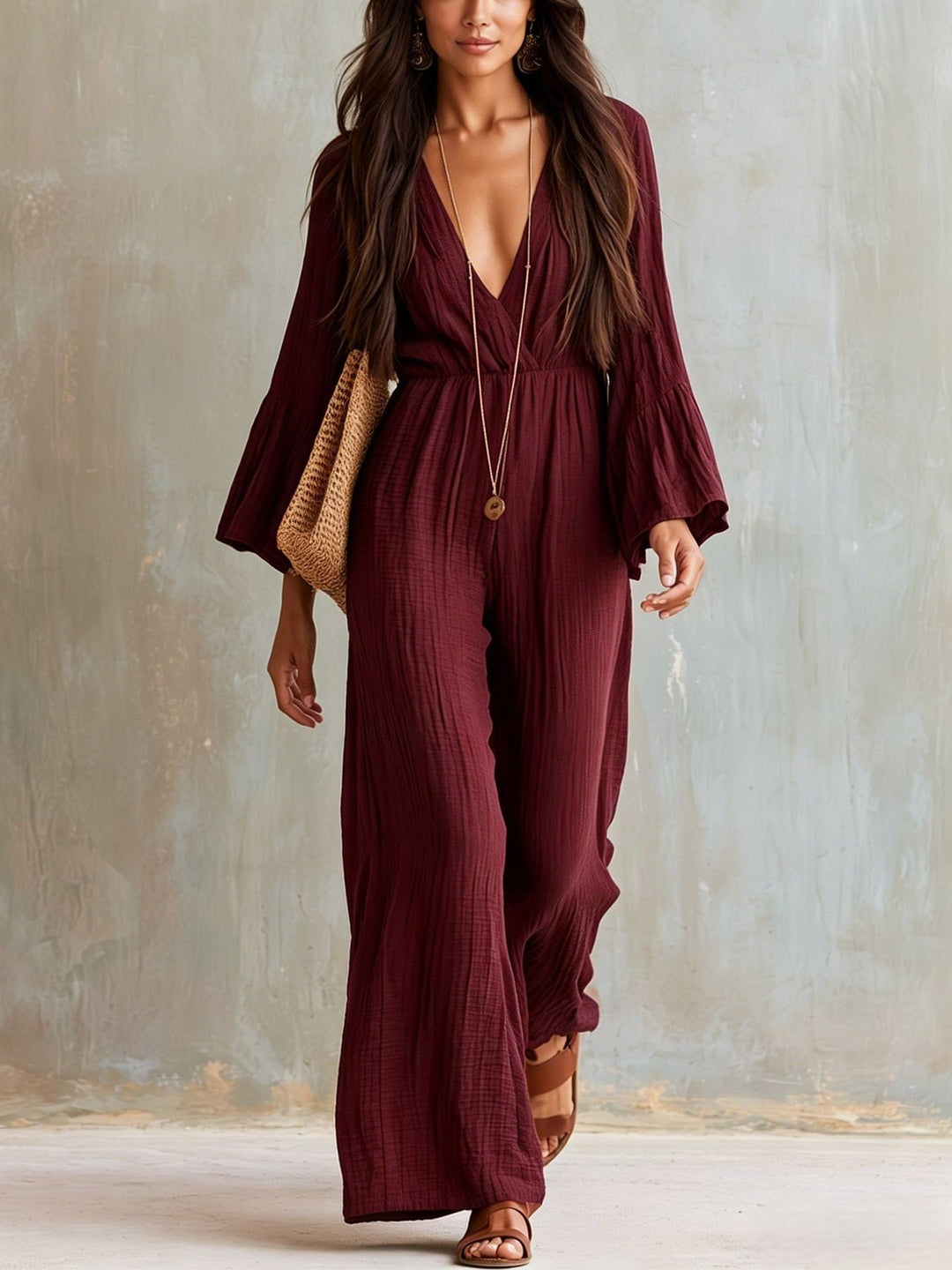 Magdlena – Luftiger Jumpsuit mit V-Ausschnitt
