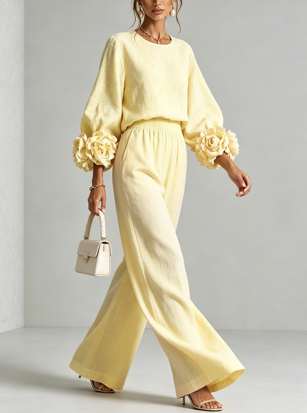 Ayser – Set aus Oberteil und Hose mit Blumenmuster an Den Ärmelbündchen
