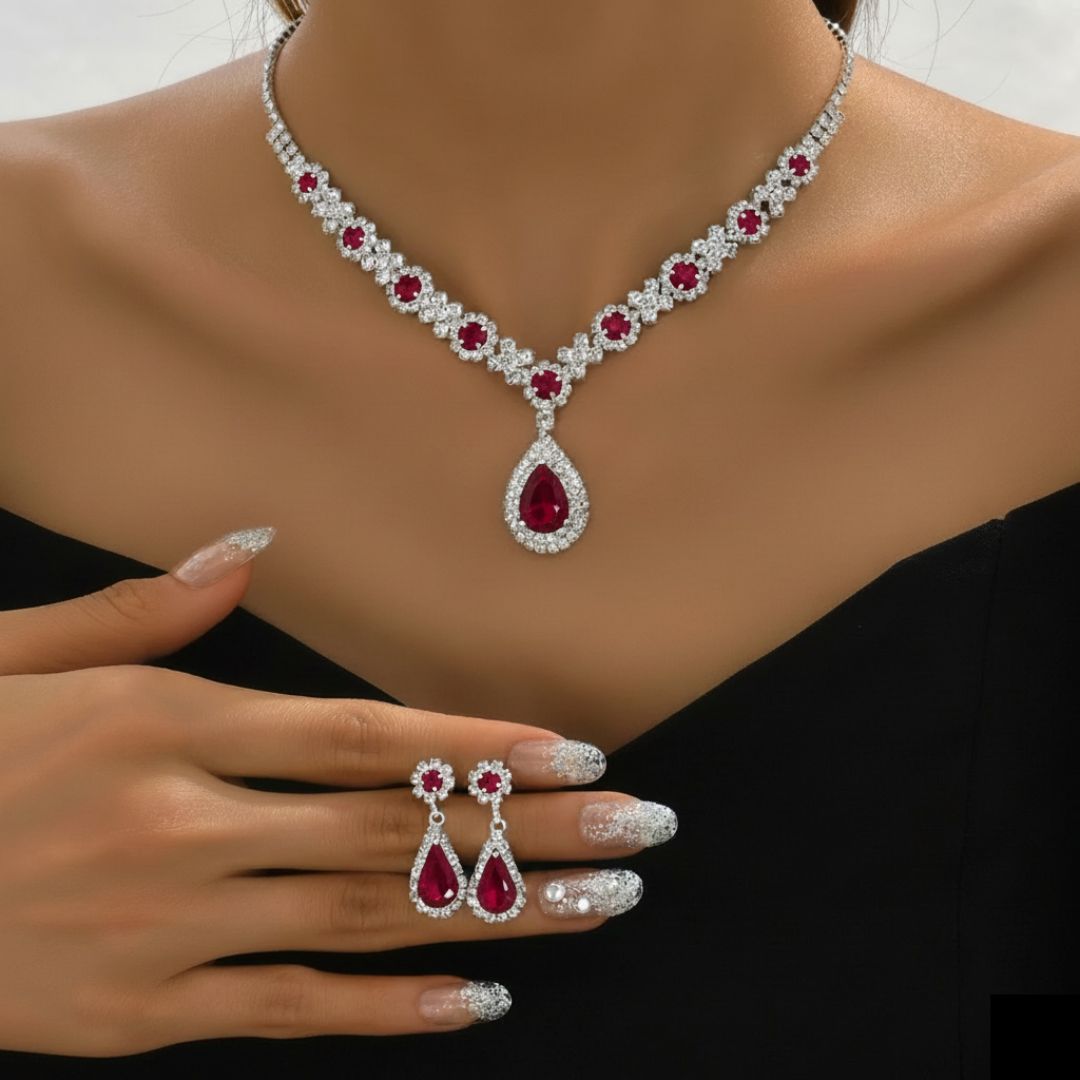 Kaylee – Kristalltropfen Halskette mit Ohrringen im Set