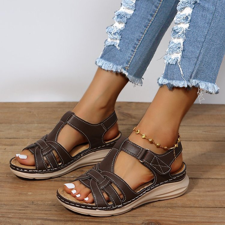 Froso – Bequeme Sandale Mit Fesselriemen