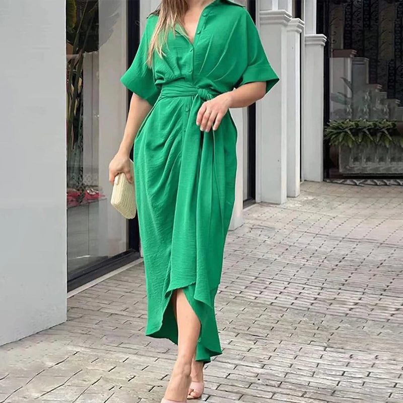 Karima – Langes Kleid mit Umlegekragen und kurzen Ärmeln