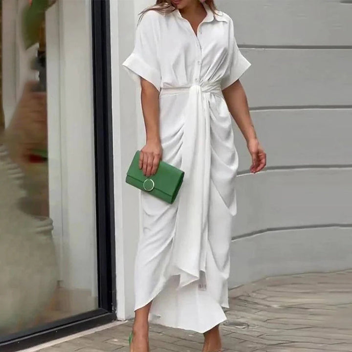 Karima – Langes Kleid mit Umlegekragen und kurzen Ärmeln