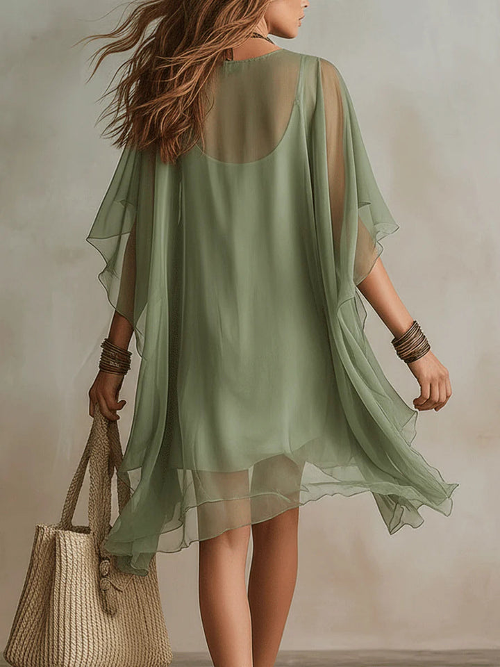 Sadet – Minikleid aus Chiffon in Salbeigrün mit V-Ausschnitt