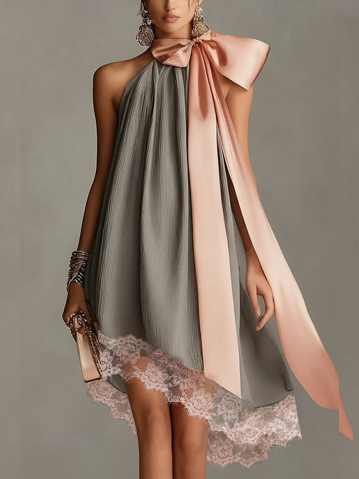Robin – Satin-Minikleid mit rosa Schleife und Spitze