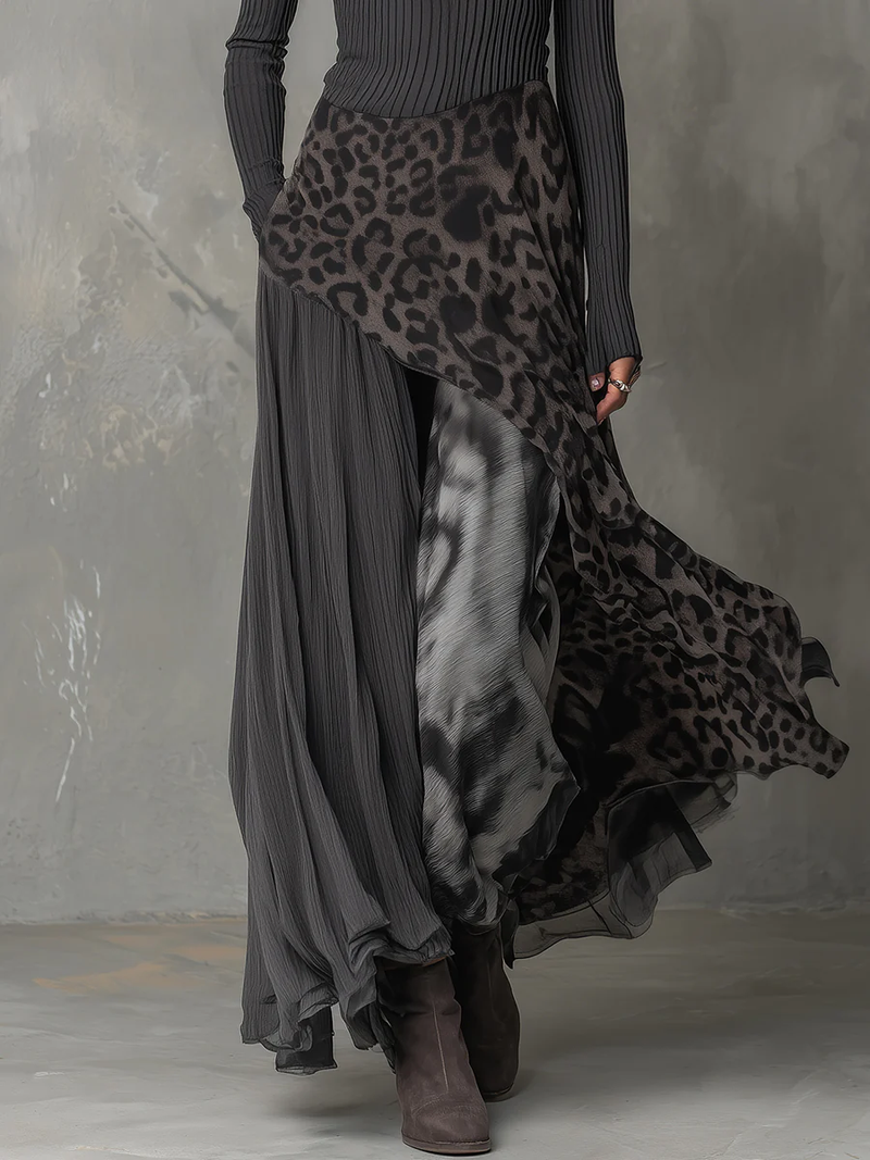 Nkem – Maxikleid mit Leopardenmuster und Streifen