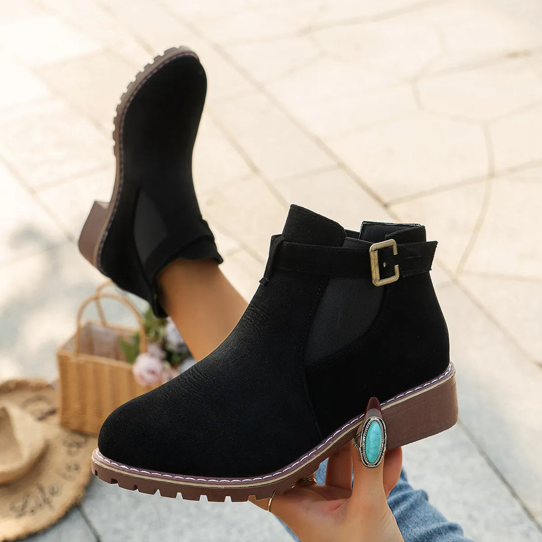 Fakina – Stiefeletten Mit Zierschnalle