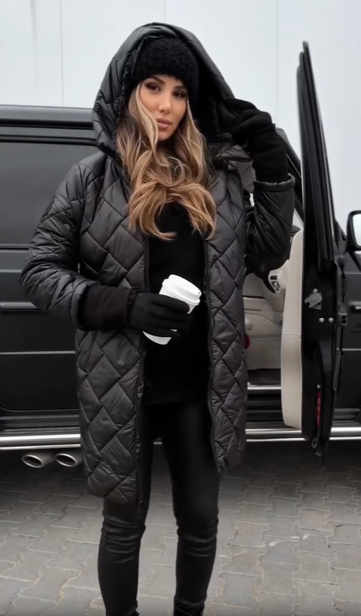 Kureha - Stylische Gesteppte Kapuzenjacke Mit Reißverschluss