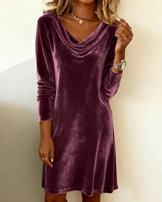 Frosina – Locker Sitzendes Samtkleid