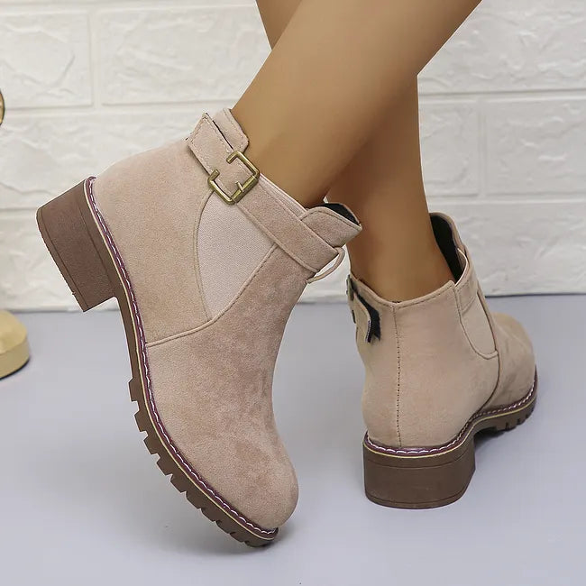Fakina – Stiefeletten Mit Zierschnalle