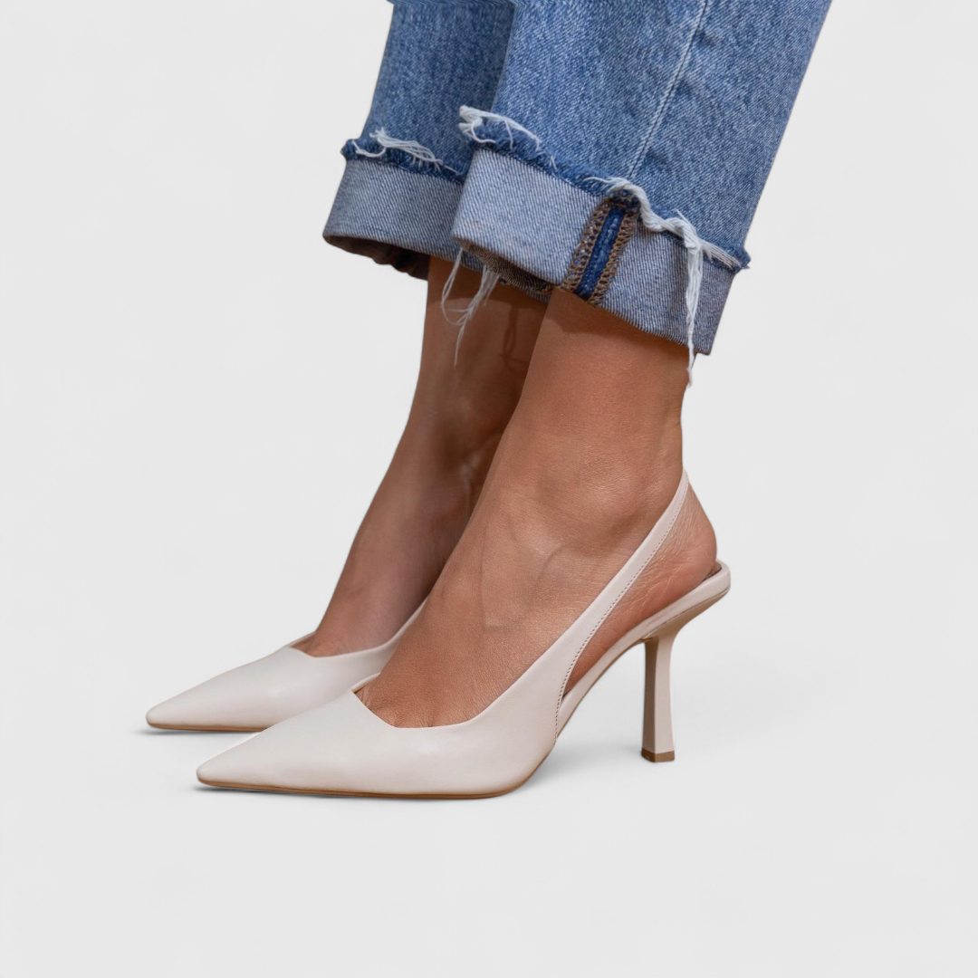 Aniya – Pumps Mit Spitzer Zehenpartie Und Fersenriemen