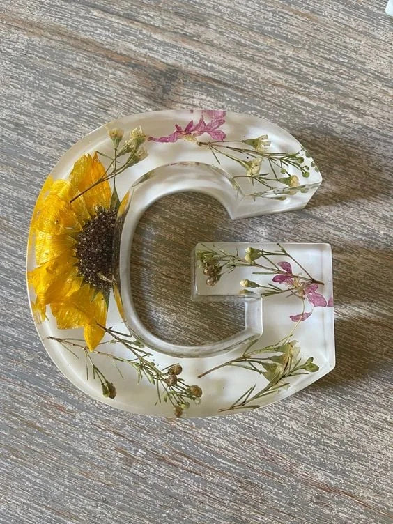 FloraShine – Handgefertigte Blumen-Harz-Nachtlampe