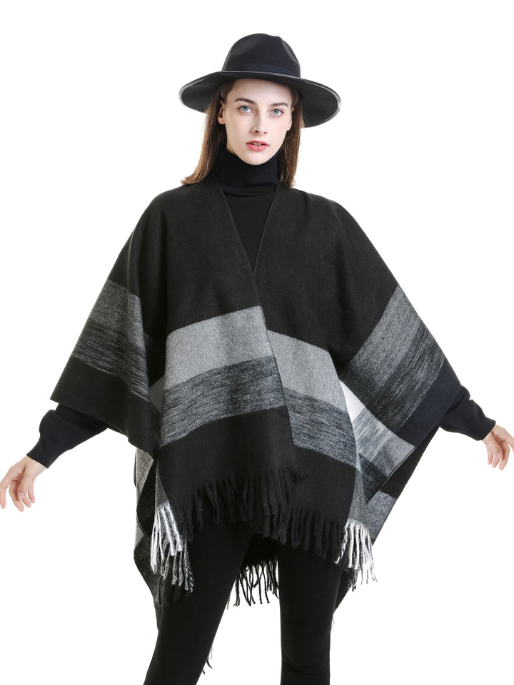 Kyrine - Poncho Schal Mit Fransen Und Geometrischem Muster