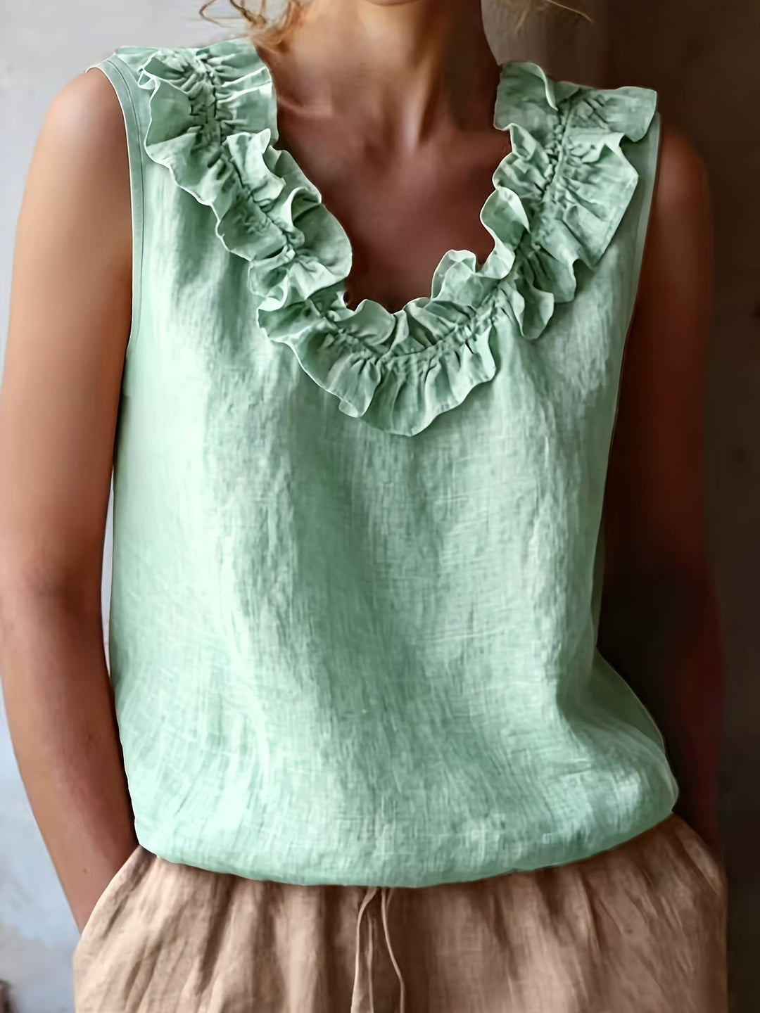Safiya – Ärmellose Bluse MIT Rüschen Am Ausschnitt
