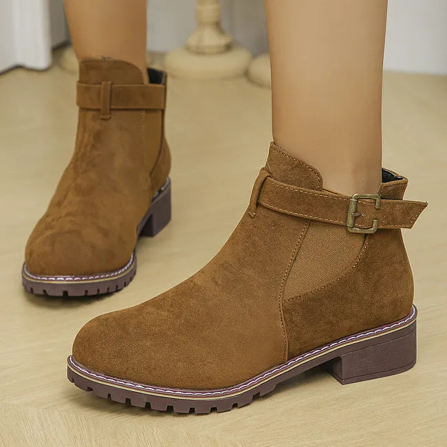 Fakina – Stiefeletten Mit Zierschnalle