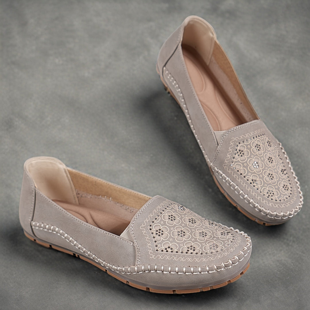 Lyrissa – Bequeme Genähte Schuhe