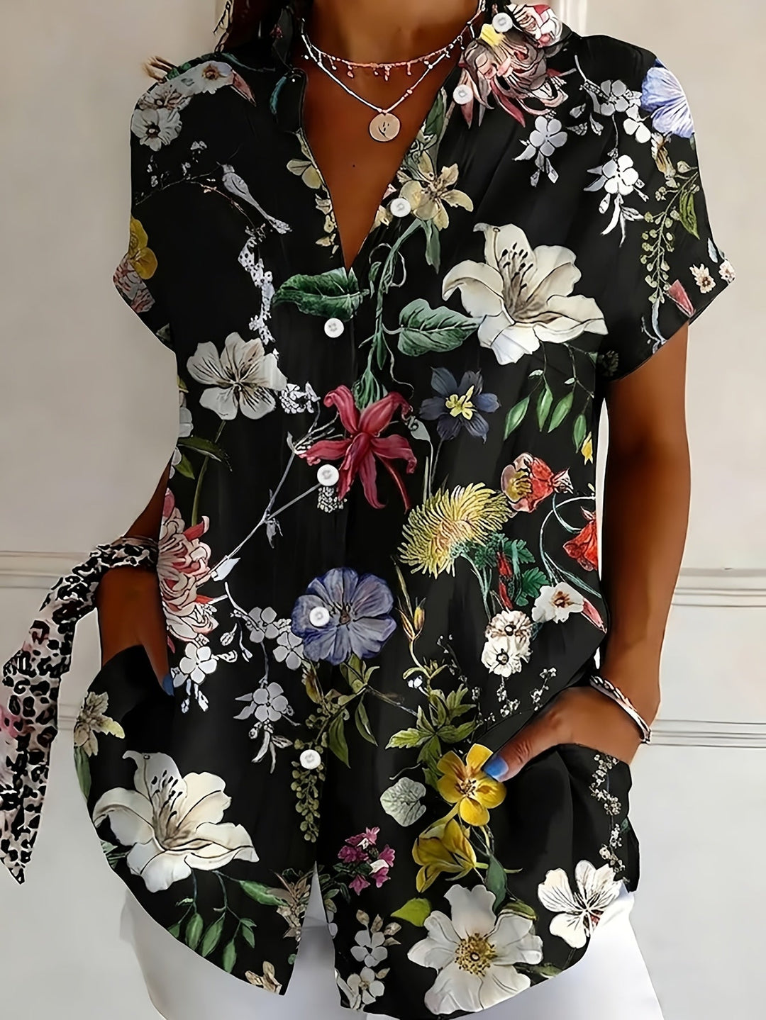 Nabilah - Lässiges Kurzarm Oberteil Mit Blumenmuster