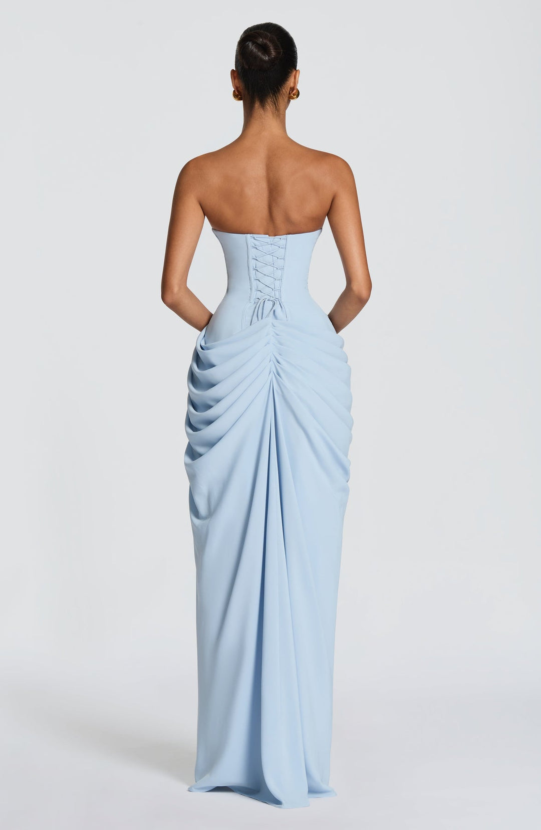 Sabrina – Trägerloses, figurbetontes Maxikleid mit Schlitz