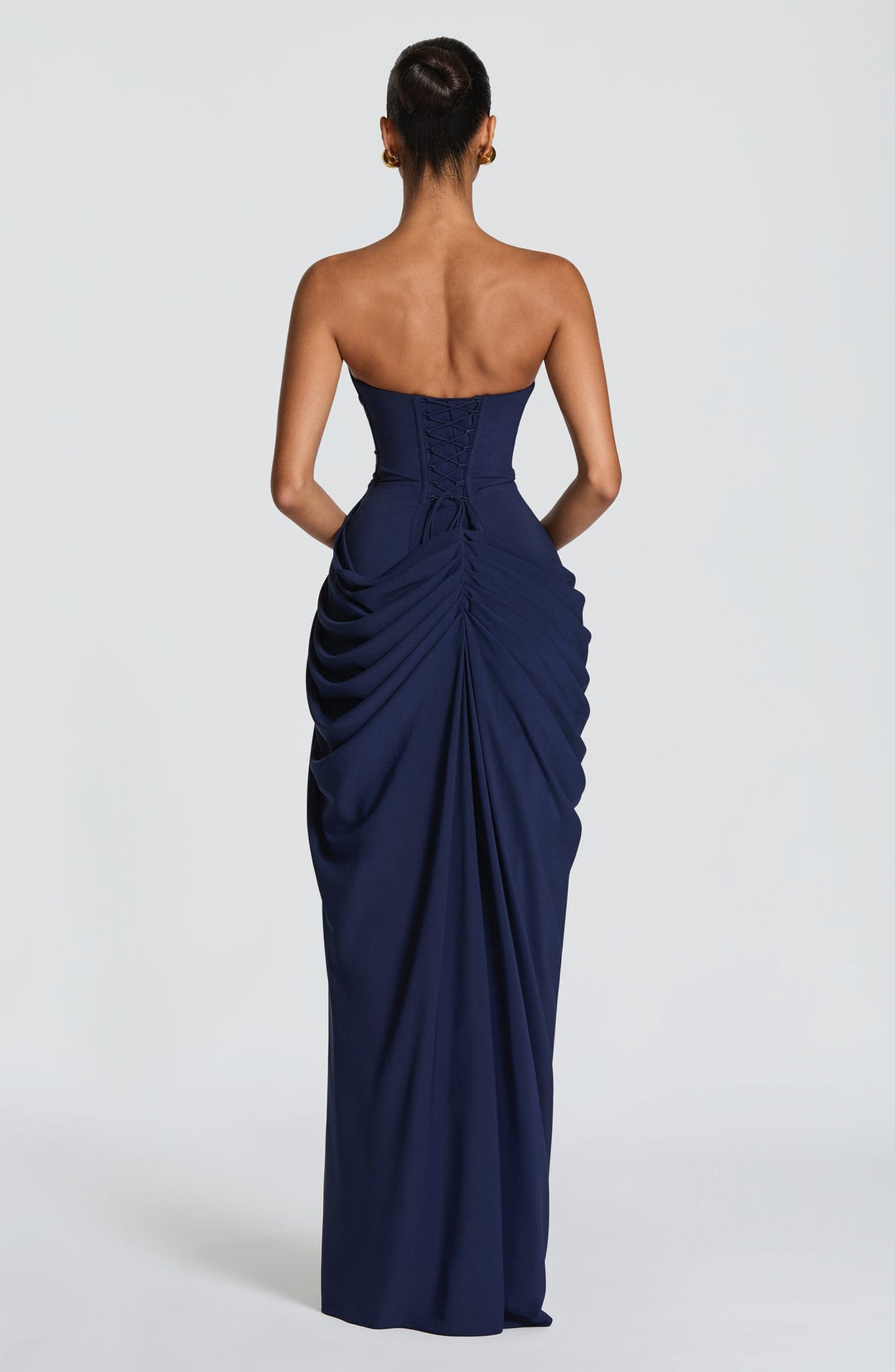 Sabrina – Trägerloses, figurbetontes Maxikleid mit Schlitz