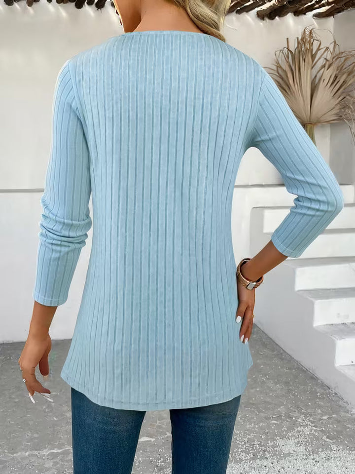 Lucynda – Geripptes Langarm Oberteil mit Print und Knopfdetails
