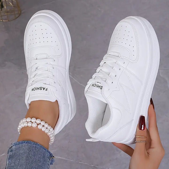 Naveah - Bequemer Turnschuh Mit Keilabsatz