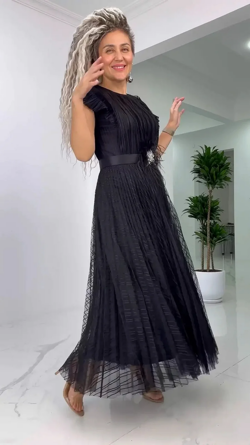 Naysha – Elegantes Seidenchiffon Kleid