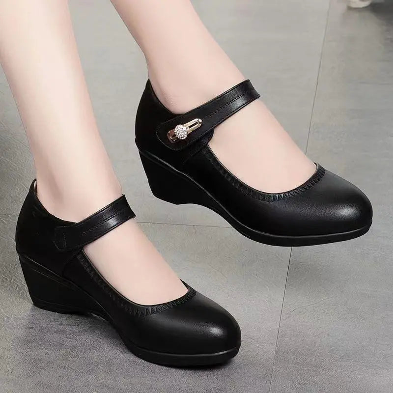 Aikaterina – Schuhe Mit Runder Spitze Und Schnallenriemen
