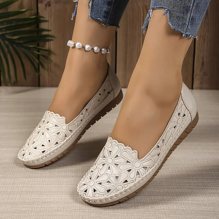Inessa – Modische Orthopädische Schuhe Mit Ausschnitte