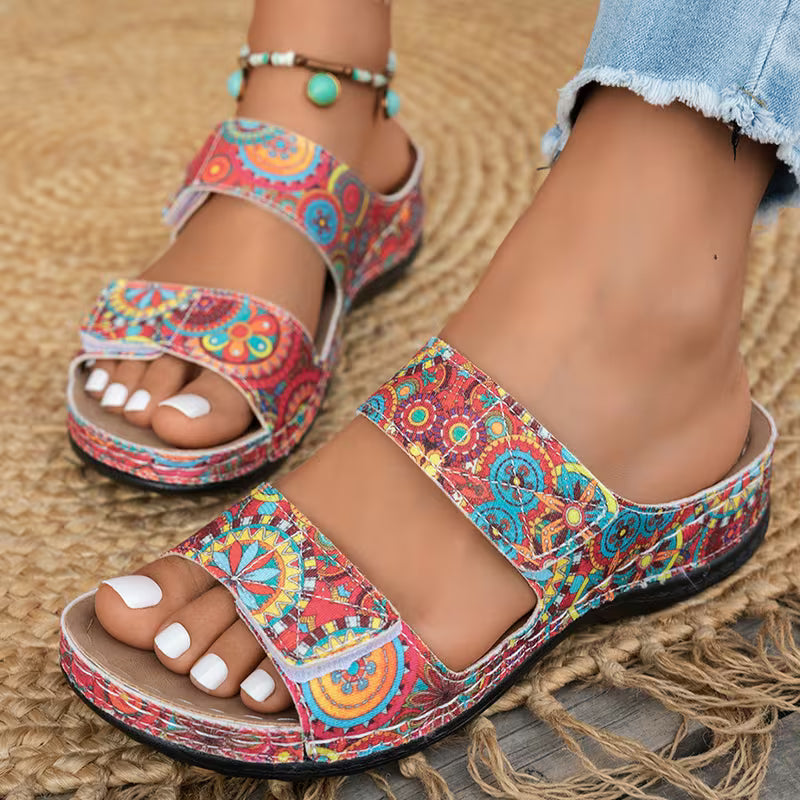 Dhifef - Sommerliche Sandale Mit Dickem Absatz und Print