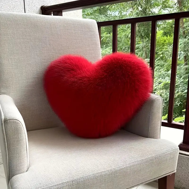 HeartNest – Ein Niedliches Plüschkissen in Herzform