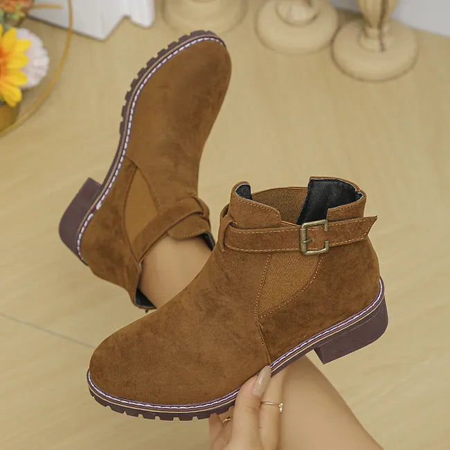 Fakina – Stiefeletten Mit Zierschnalle